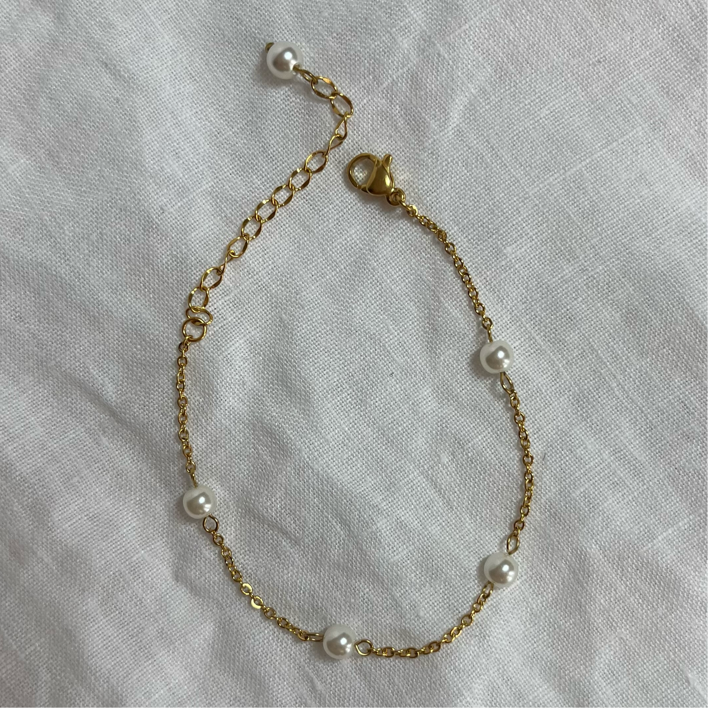 Luci Gold Pearl Bracelet