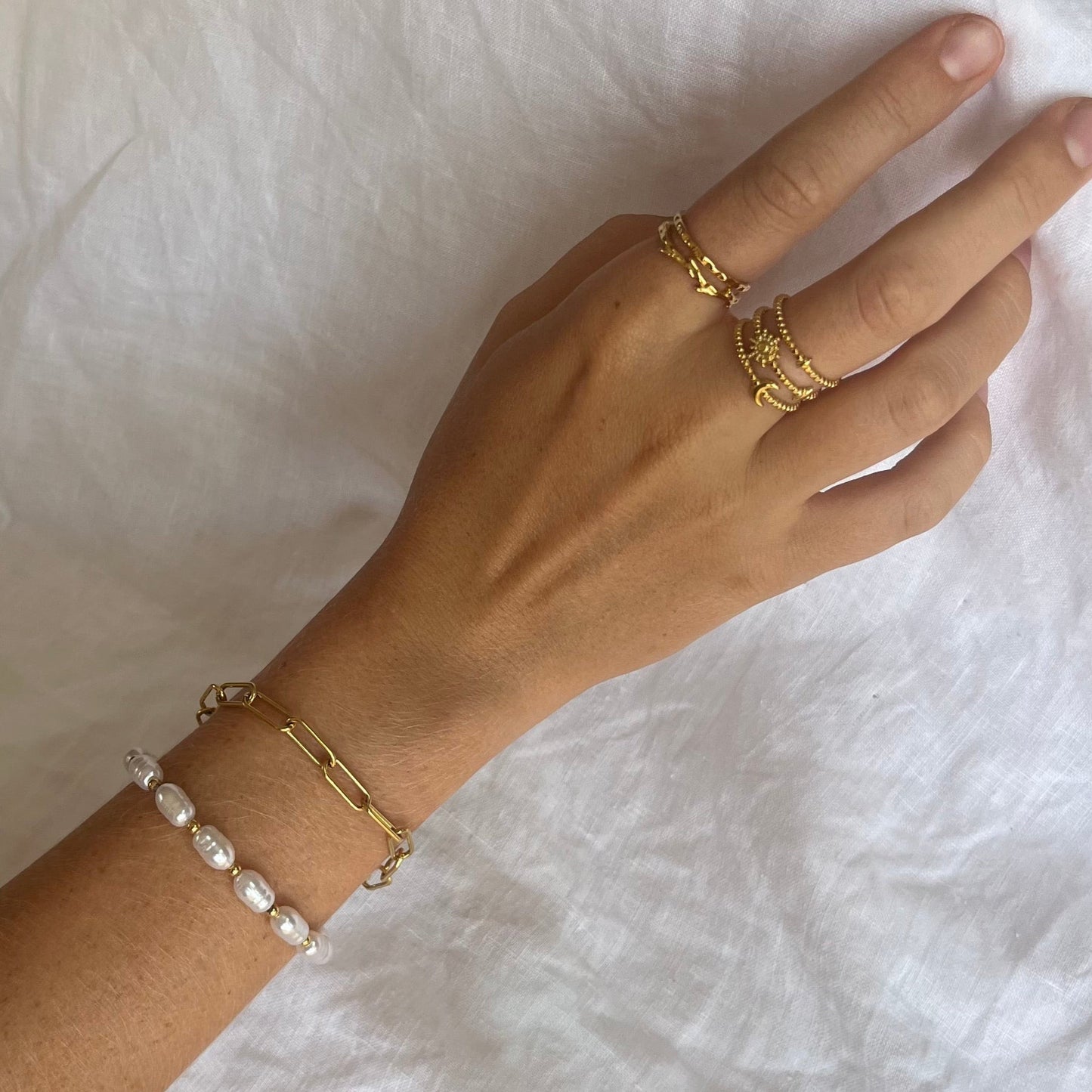 Wren Gold Pearl Bracelet