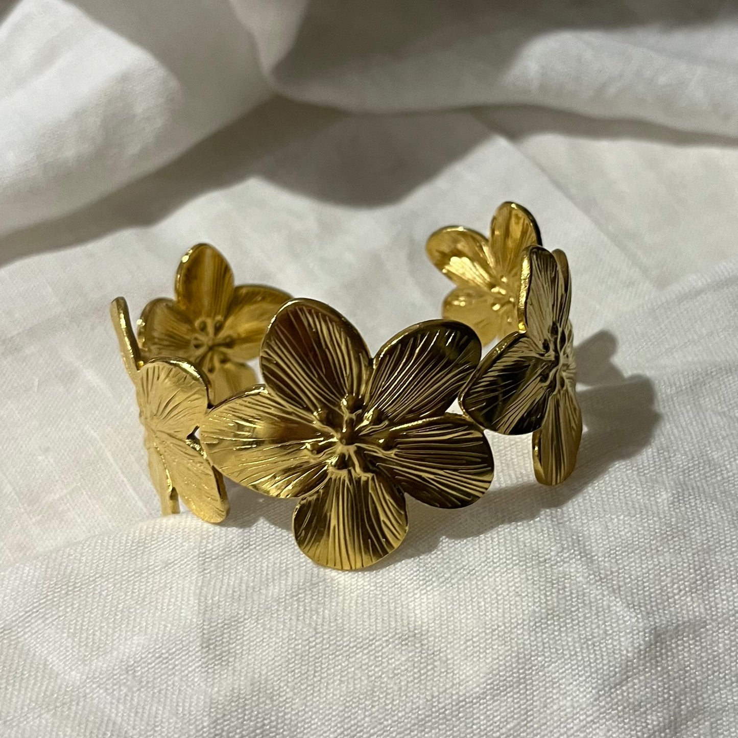 Delilah Cuff