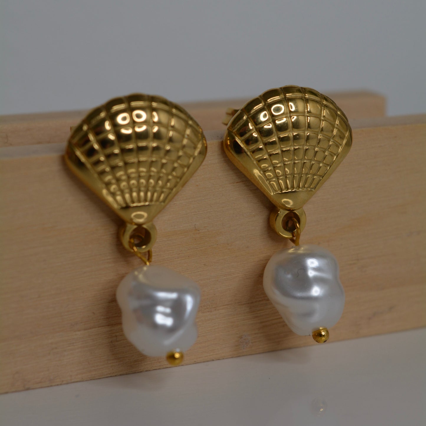 Soli Pearl Earrings